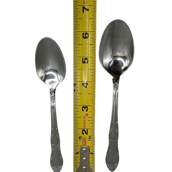 VTG Rogers Oneida Venus 2 Soup Spoons 3 Teaspoons Floral Stainless Replacement - Picture 6 of 7
